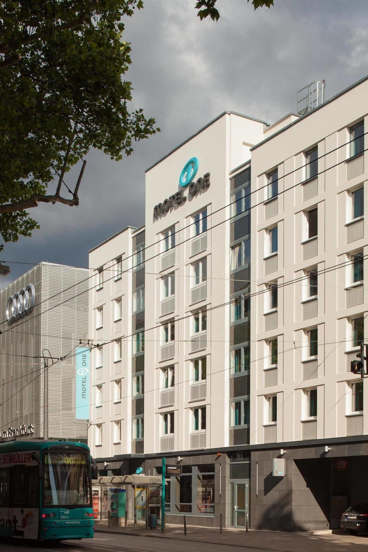 Motel One Frankfurt-Eastside Frankfurt am Main Exterior photo